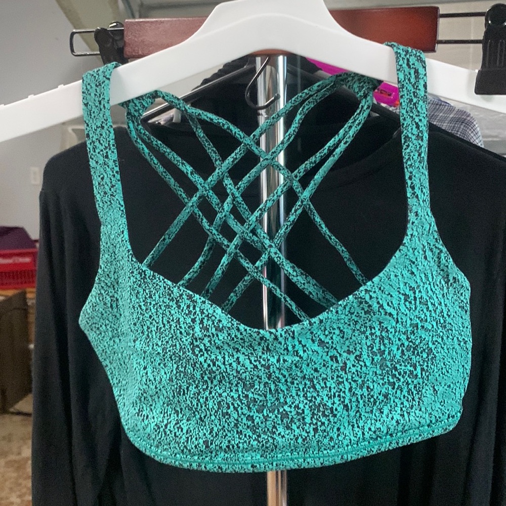 Lululemon sports bra